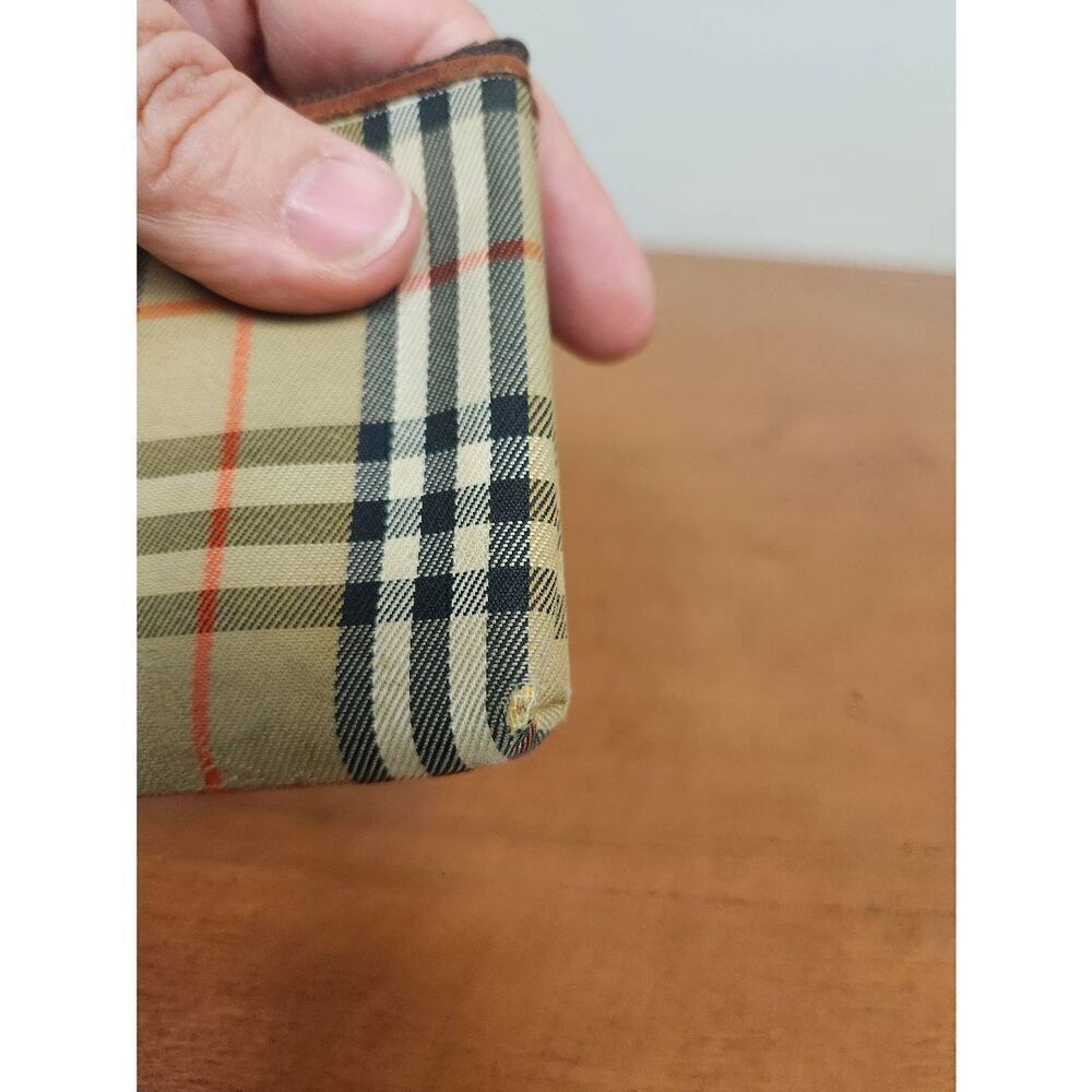 Burberrys VINTAGE Haymarket Check coin pouch. Slight ware on corners see picture - Picture 8 of 11
